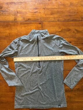 Mens REI Heather Gray Long Sleeve Half Zip Pullover, Size Sm